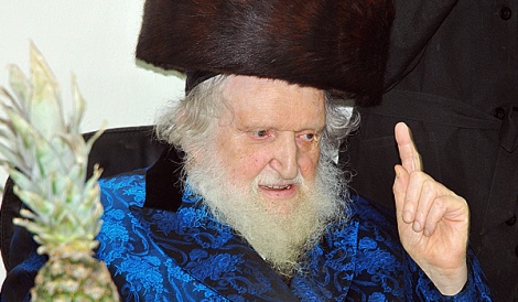 הגר"מ שטרנבוך: המשיח בדרך