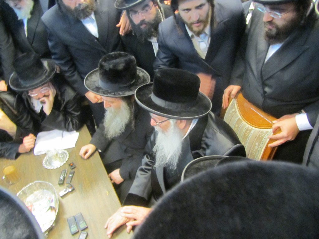 האדמו"ר מוהרא"ש בניחום אבלים