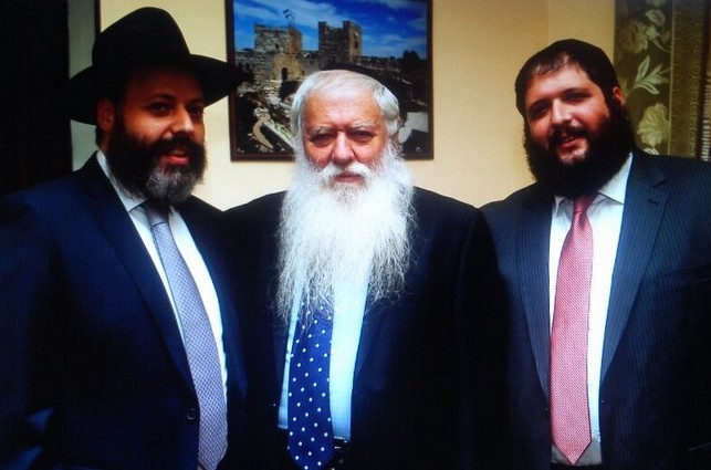 הרב וגנר ובניו. צילום: הידברות