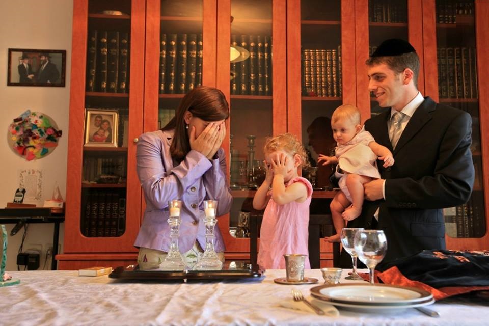 "הרבי הציע שתתחיל להדליק נרות שבת"