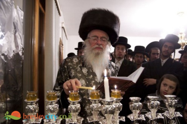 חנוכה בברסלב: וידאו מבית מדרשו של מוהרא"ש