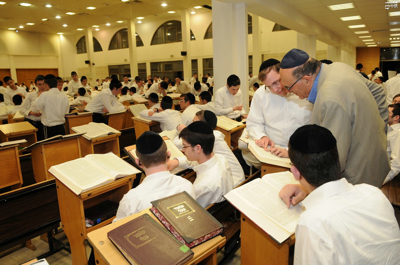 חיזוק בישיבות בין הזמנים