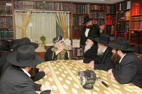 הגר"ע במפגש עם רבני חב"ד