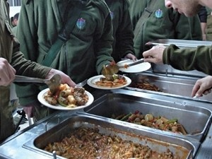 מטבח צה"לי. בהכשר החיילות