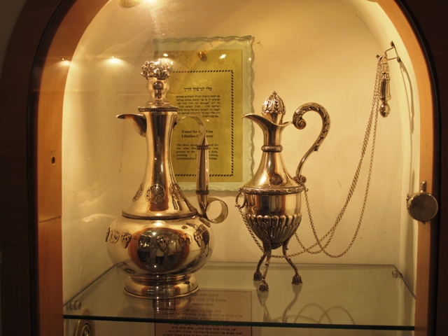 פרשת פקודי ● סכל בבית-מרקחת