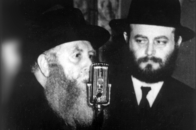 על כסאו לא ישב זר