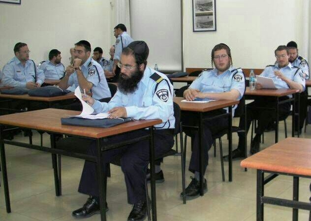 שוטרים חרדיים. בקרוב גם שוטרות