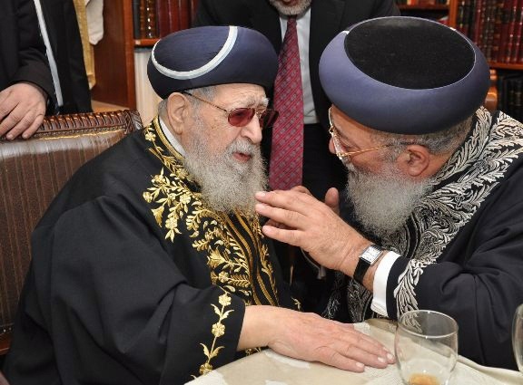 עצרת ענק בכותל ● הגר"ע יוסף בקריאה להוסיף תפילה מיוחדת בשבת