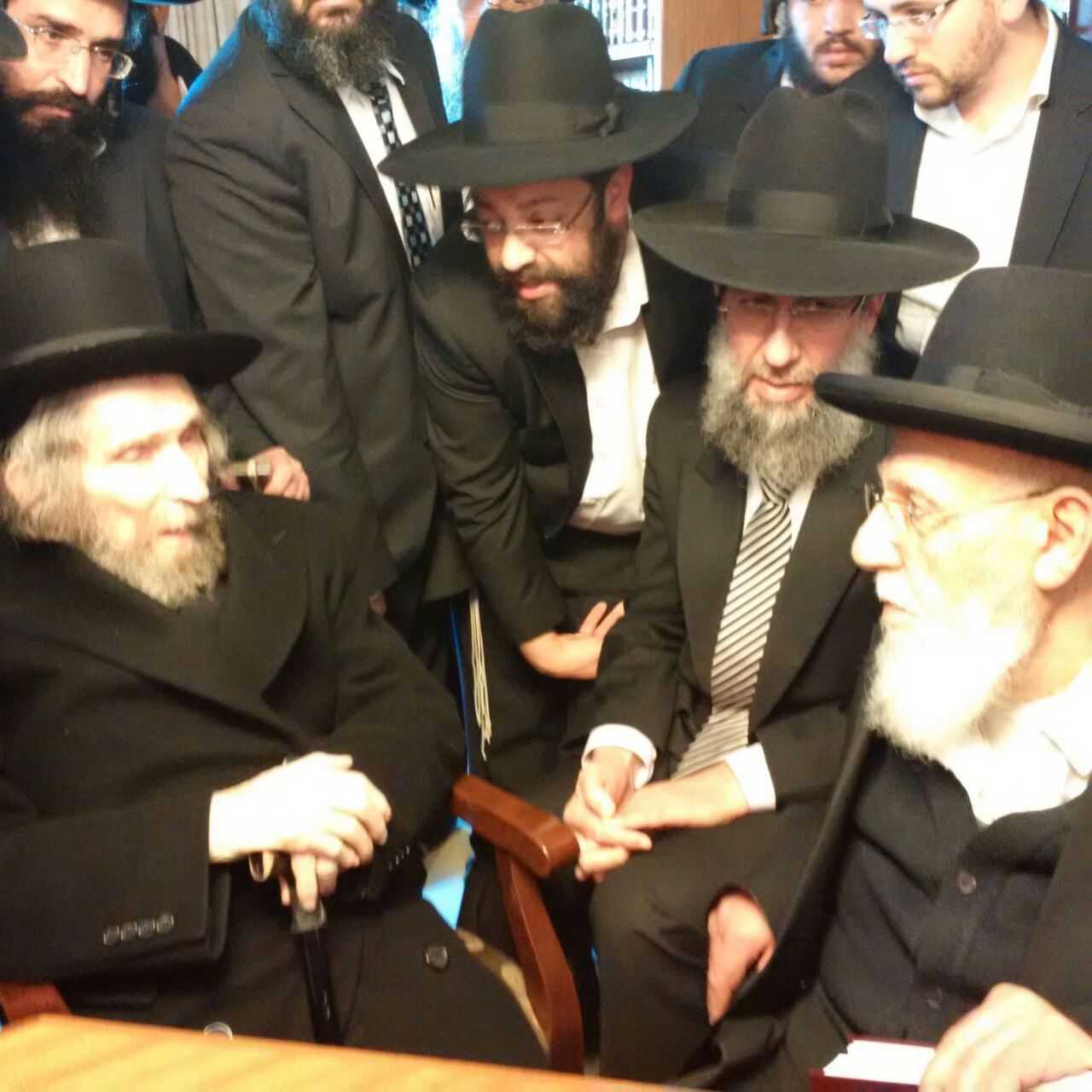 חברי המועצת נגד אלי ישי