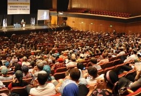 הרב דודקוביץ נואם בכנס (צילום: כיפה)