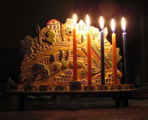 ניו ג'רזי: נרות חנוכה גם בבתי הכלא