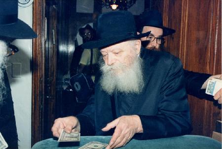 הרבנית רחל הנדל: "מה שדולר אחד יכול לעשות"