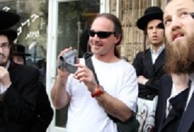 העיתונאי אבישי בן-חיים הפך למגן הציבור החרדי