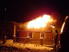 מונטריאול: בית של מיליונר יהודי נשרף לחלוטין (הגדל)