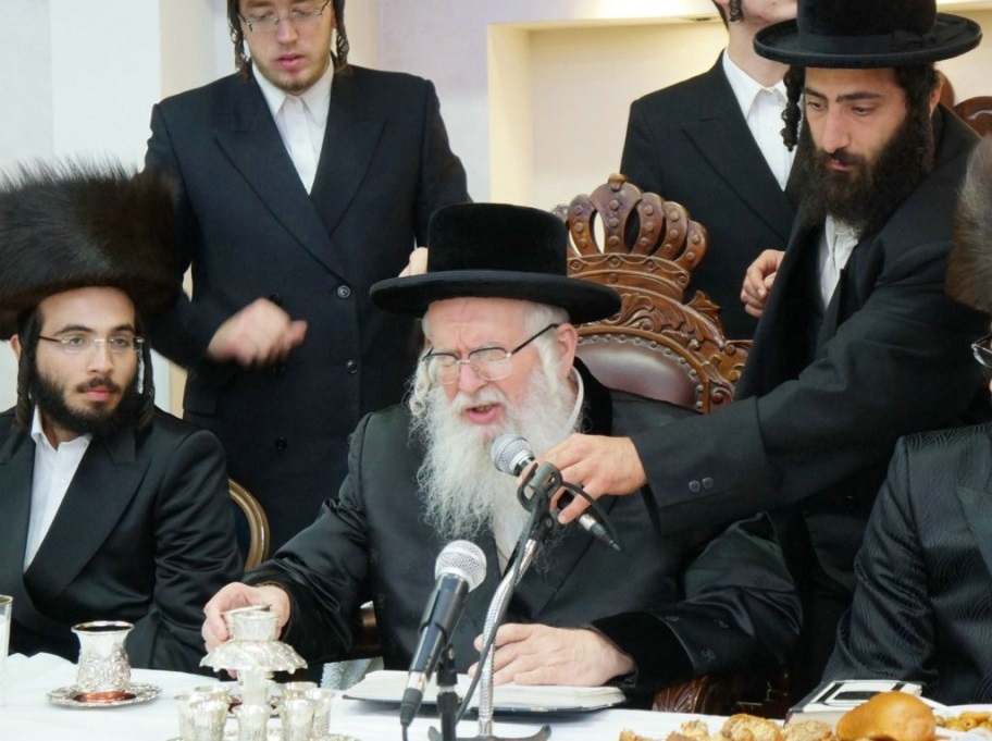 ברסלב פינת חב"ד. מוהרא"ש בסעודת ההילולא